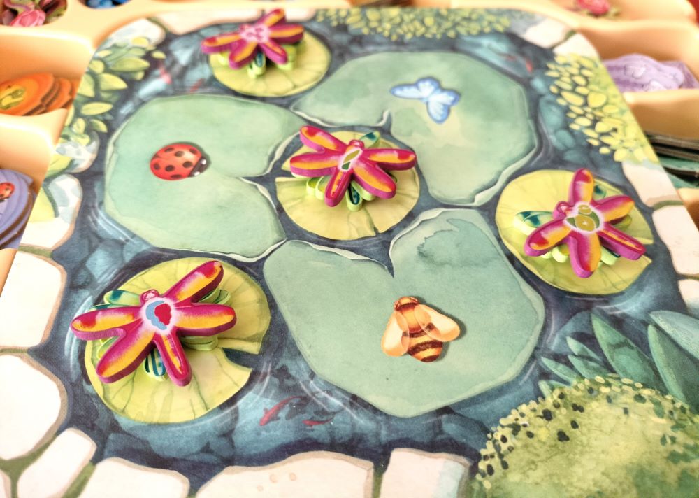 Libélulas, Reseña Pérgola juego de mesa