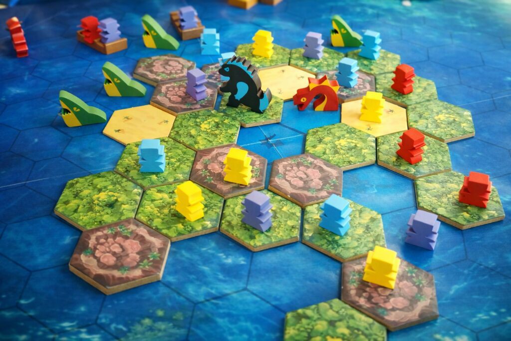 Componentes del juego Survive the Island